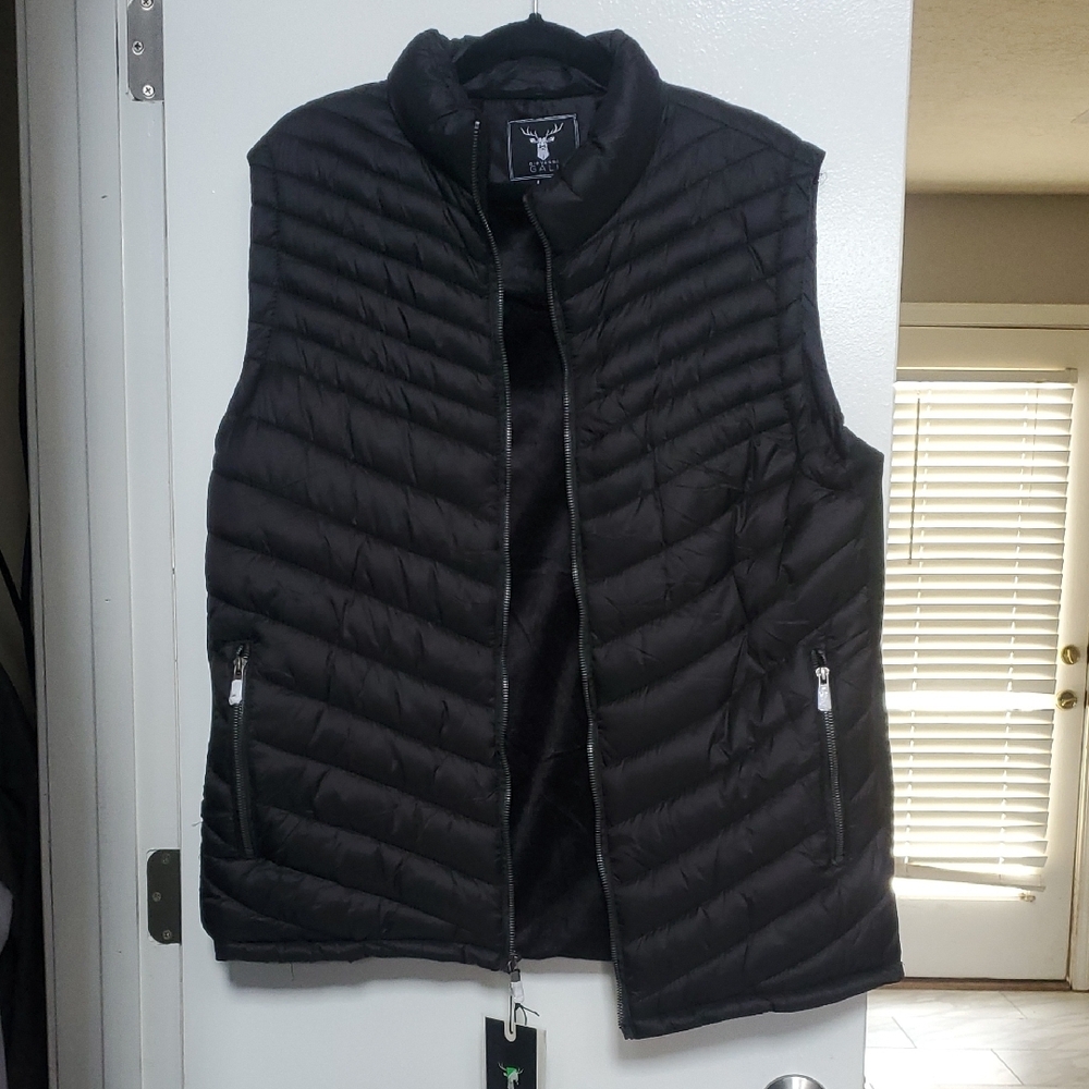 Black Quilted Vest with Zipper Pockets
